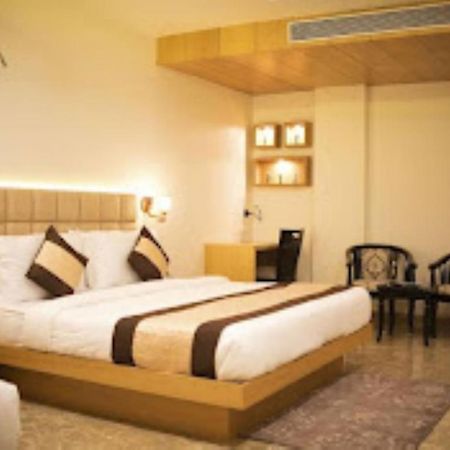 Hotel Aditya Residency Μποπάλ Εξωτερικό φωτογραφία